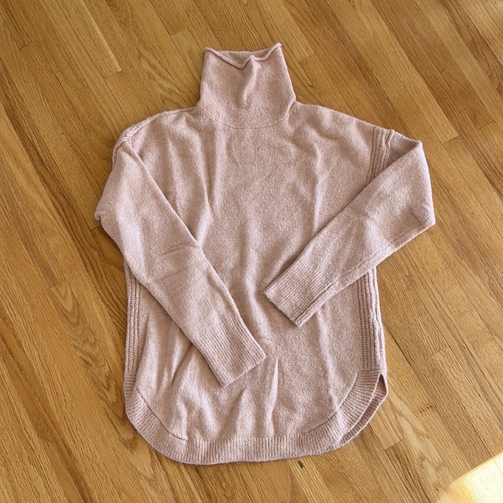 Small Sweater. Wore once. Washed